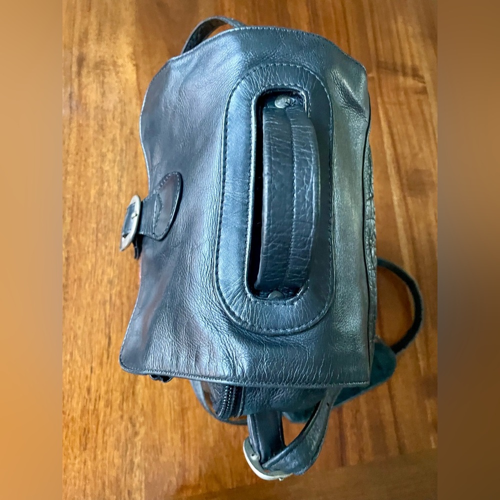 SOLD Vintage Harley Davidson Genuine Leather Bag - Picture 11 of 15